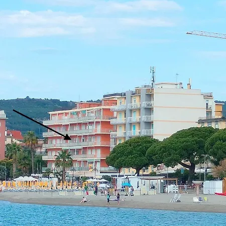 Mare & Luce San Bartolomeo Al Mare